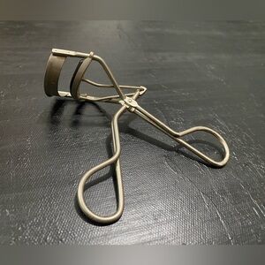 Vintage MAC: Lash curler!